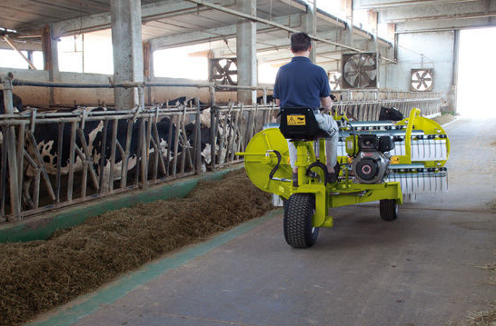 MOUNTED FEED PUSHER / SELF-PROPELLED MOUNTED FEED PUSHER / SELF-PROPELLED