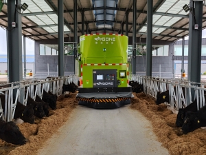 TMR feeding robot
